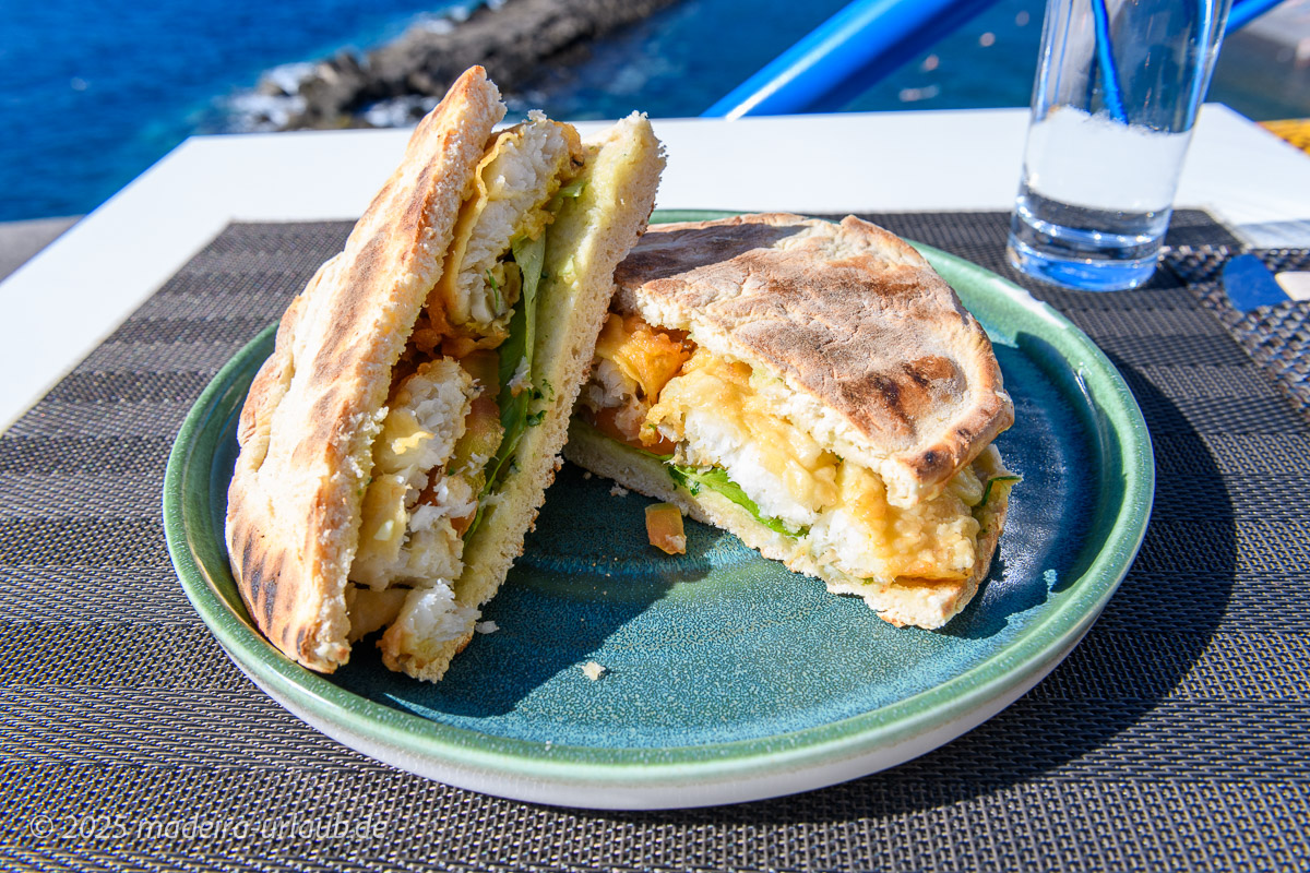 Espada Sandwich serviert in Ponta do Sol